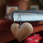Medinis knygų skirtukas Širdelė
